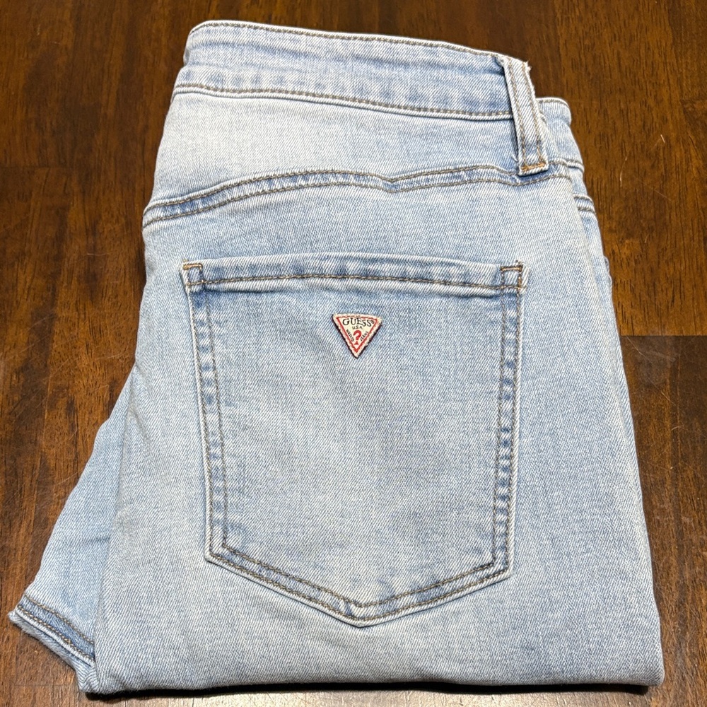 GUESS High Rise Light Blue Jeans - Picture 9 of 9